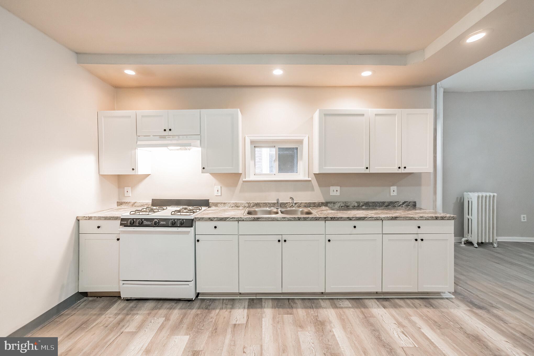 WALNUT HILL - Residential