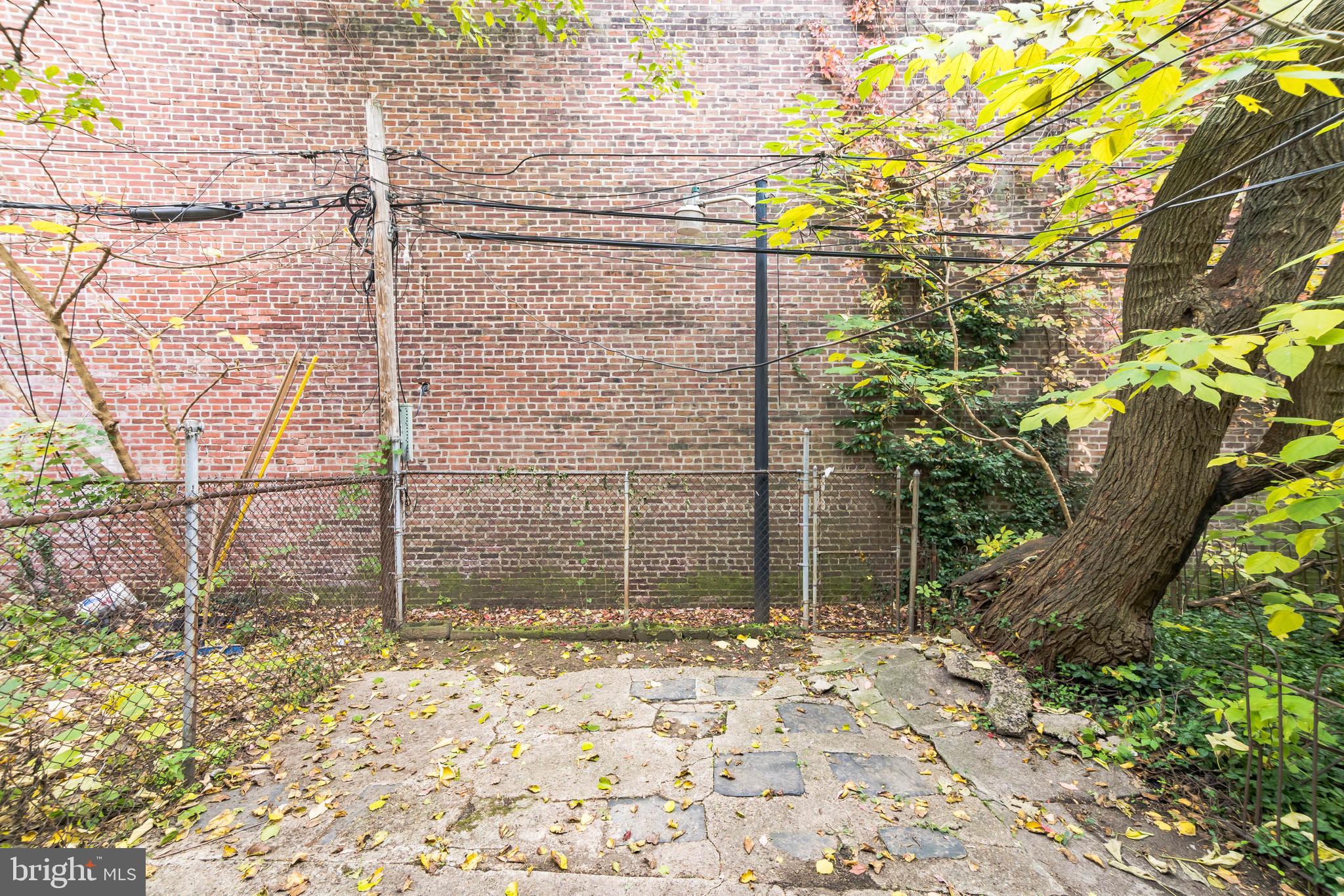 WALNUT HILL - Residential