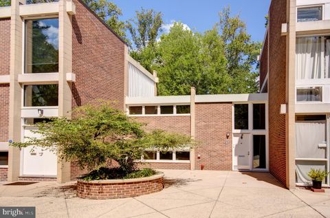 11533 MAPLE RIDGE ROAD RESTON VA 20190