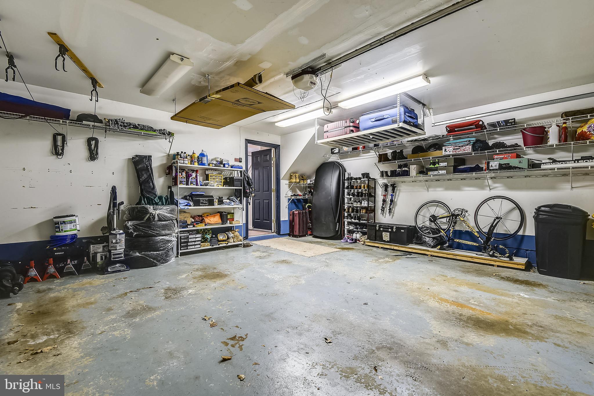 CROMWELL FOUNTAIN - Residential