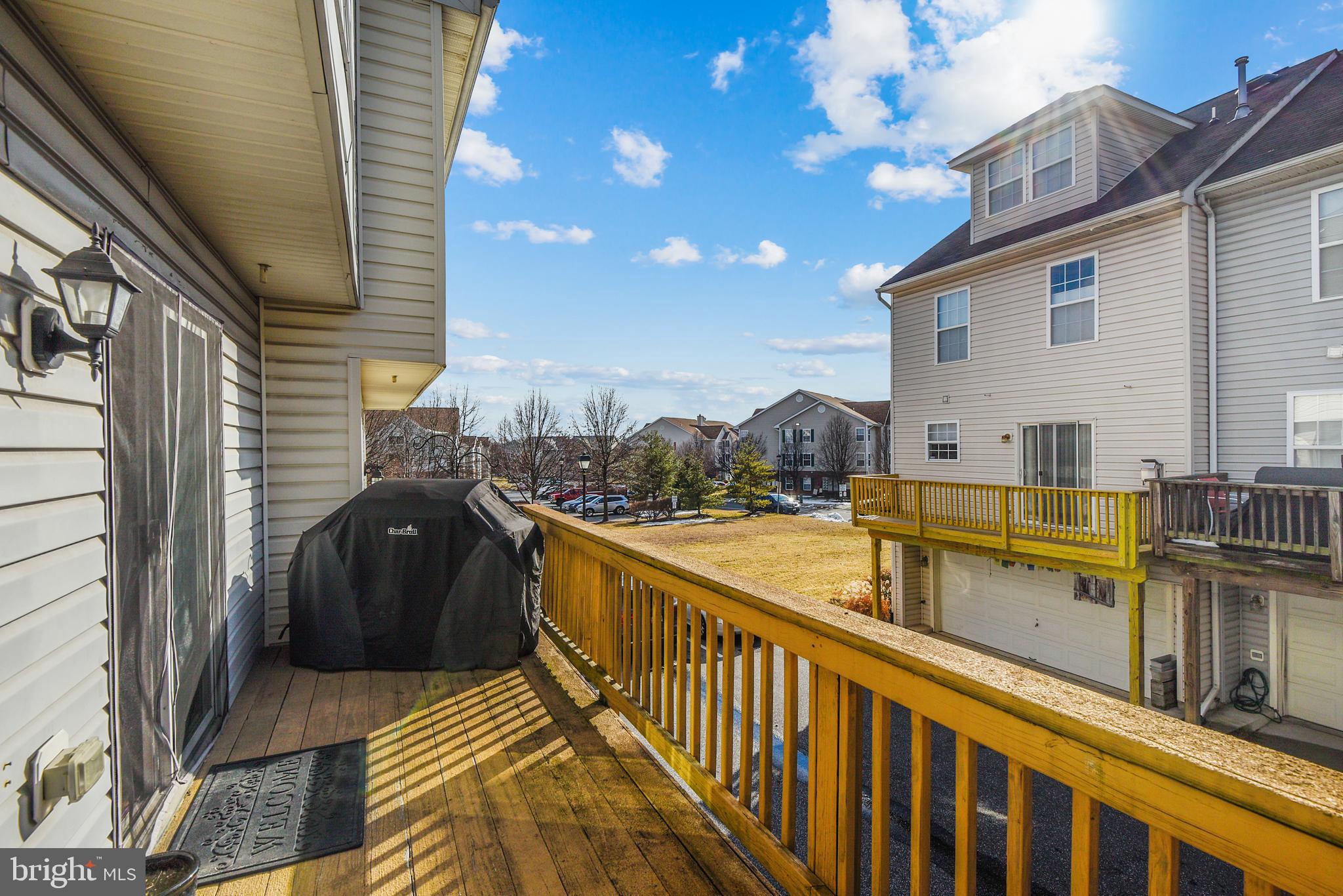 CROMWELL FOUNTAIN - Residential