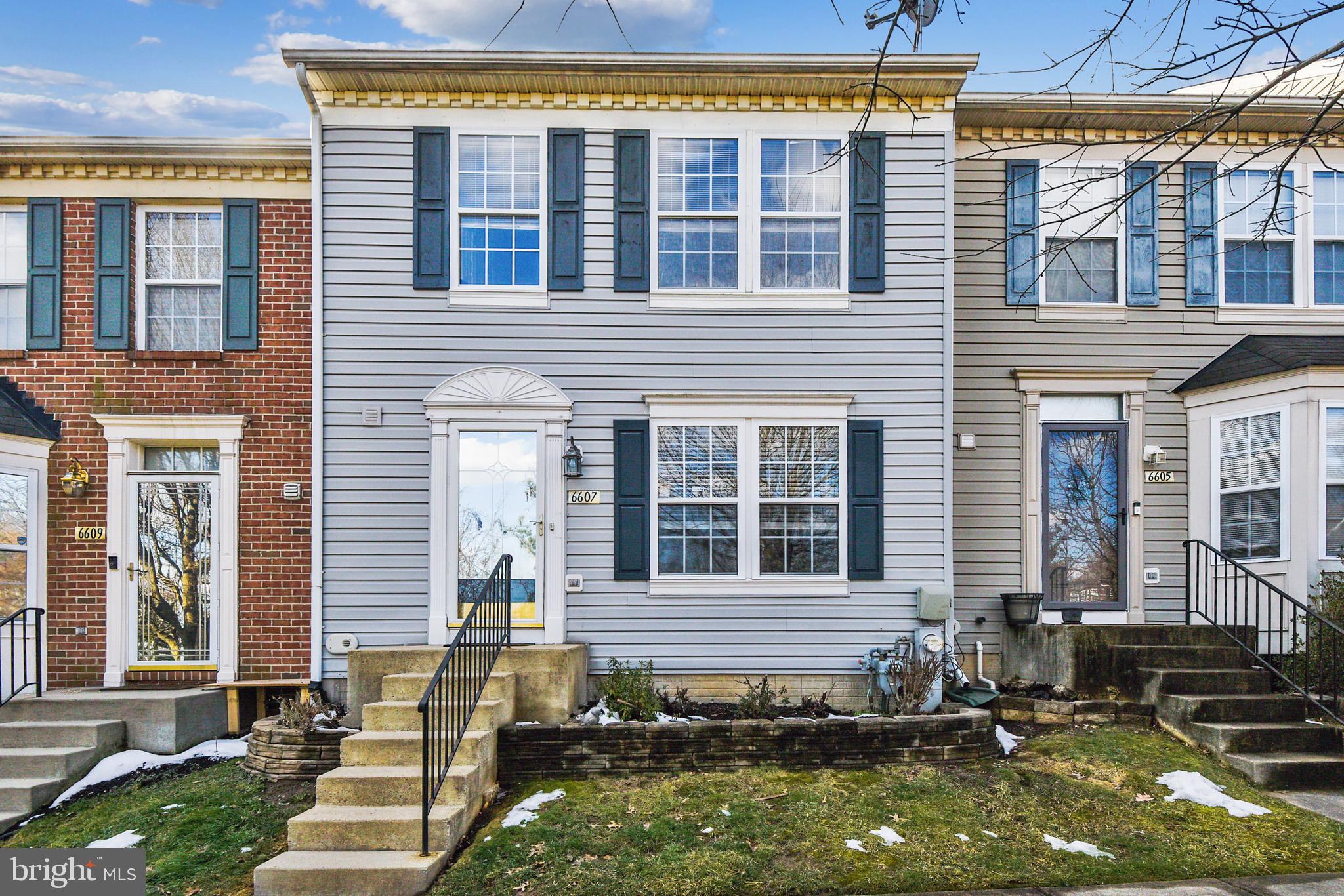 CROMWELL FOUNTAIN - Residential