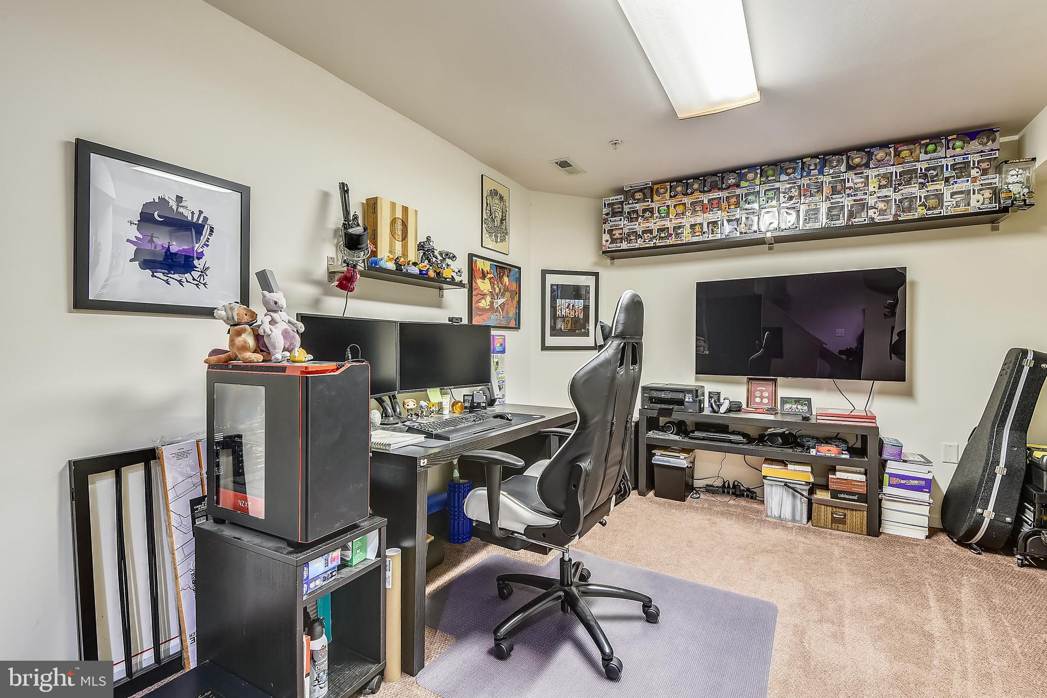 CROMWELL FOUNTAIN - Residential