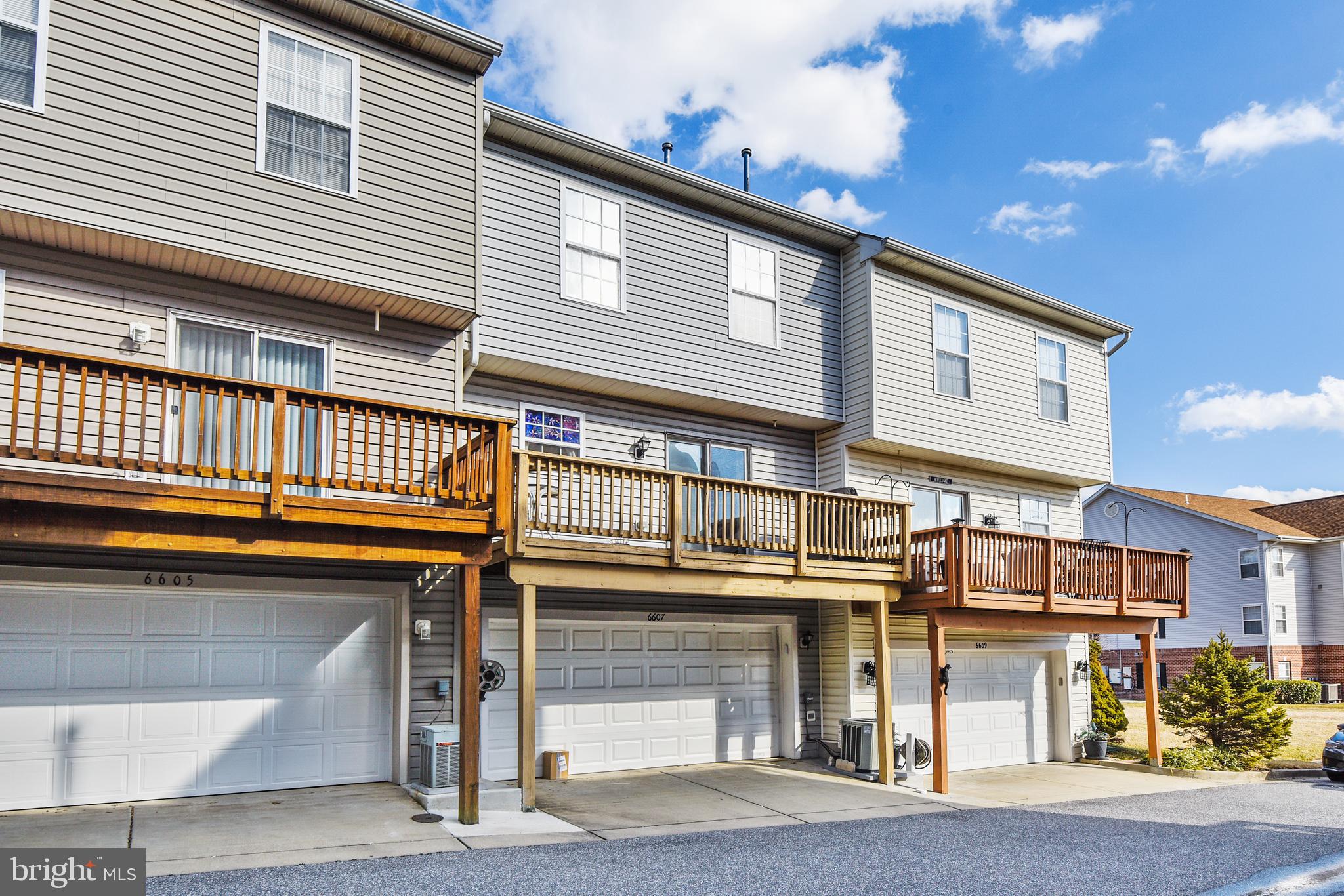 CROMWELL FOUNTAIN - Residential