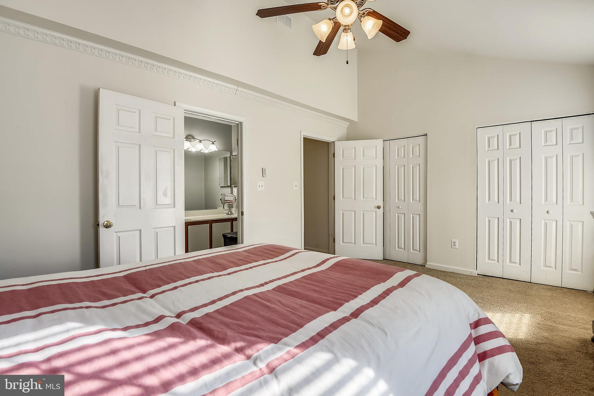 CROMWELL FOUNTAIN - Residential