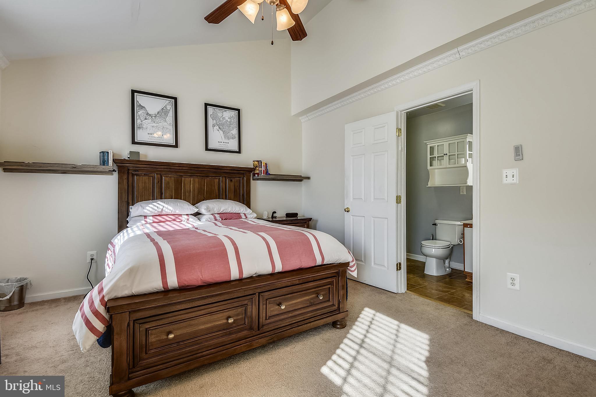 CROMWELL FOUNTAIN - Residential