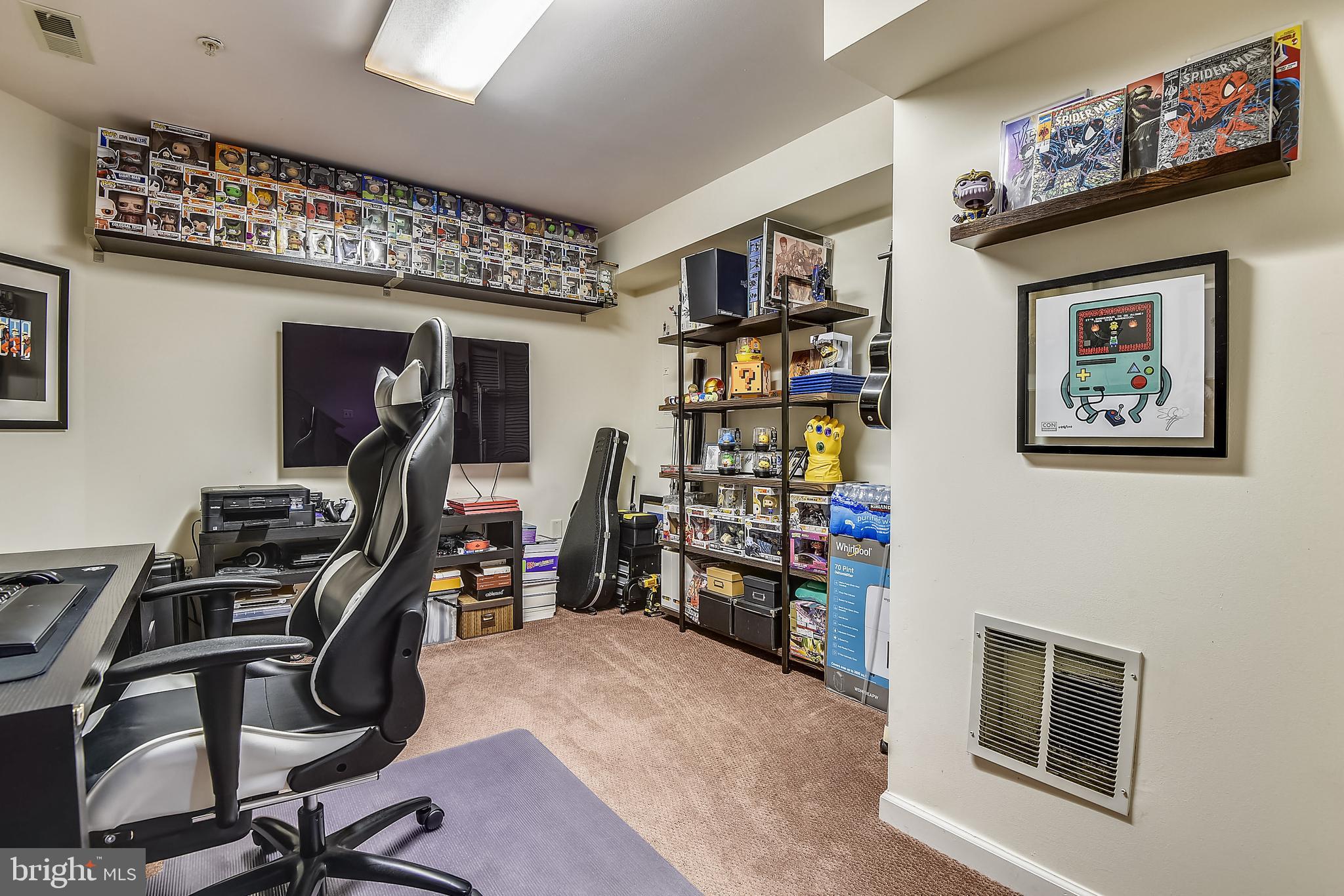 CROMWELL FOUNTAIN - Residential