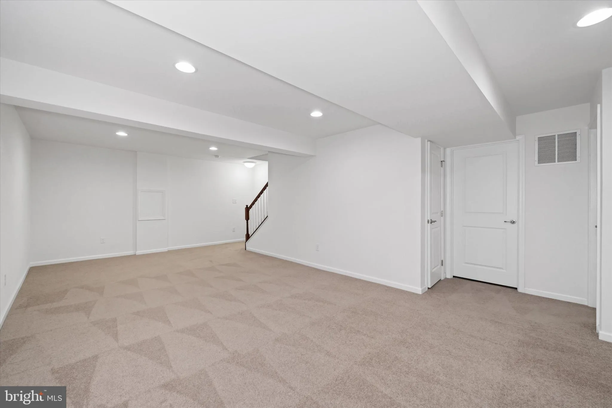 Newark, Delaware 19702, United States, 4 Bedrooms Bedrooms, ,4 BathroomsBathrooms,Residential,Active,140815