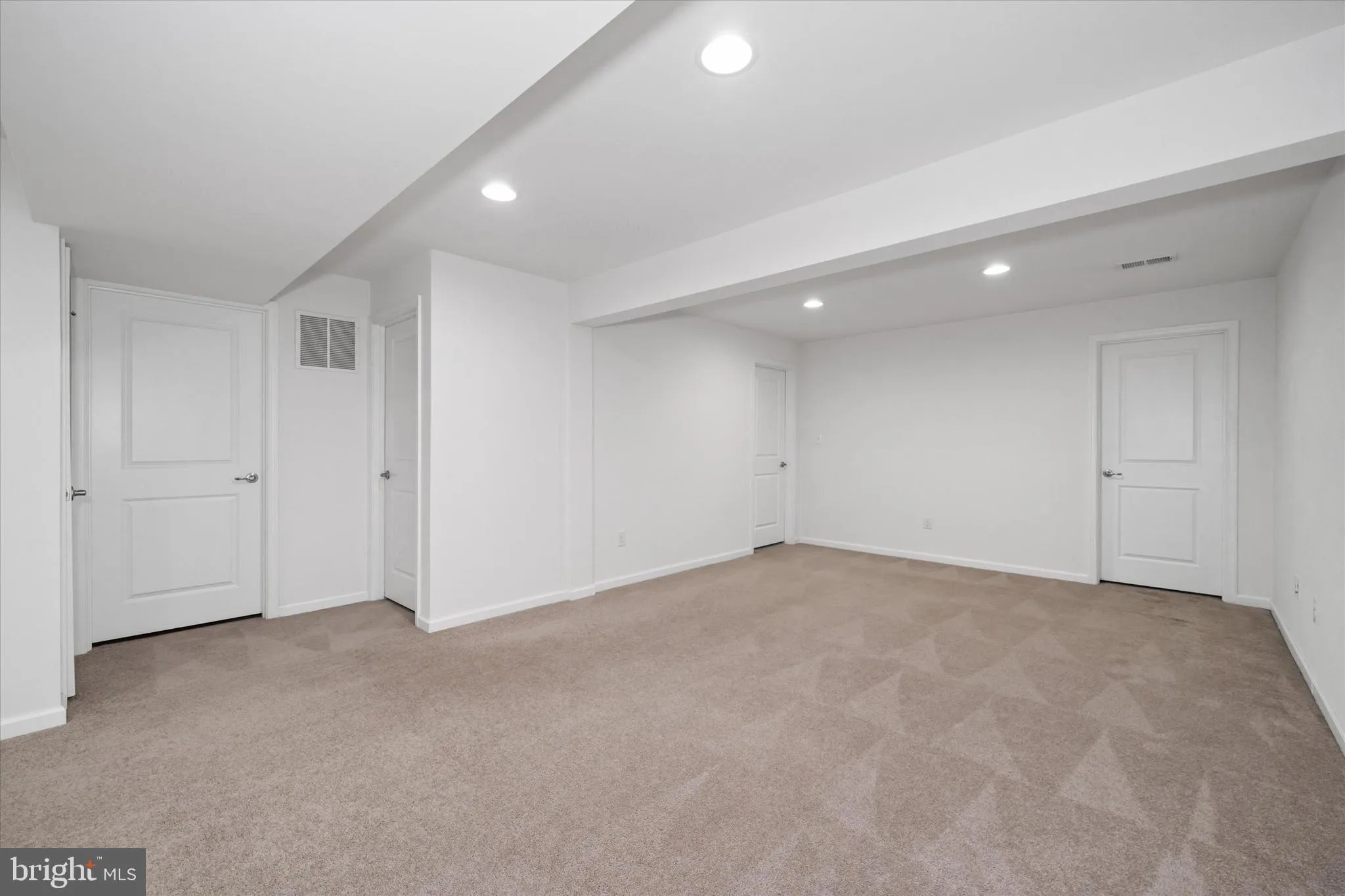 Newark, Delaware 19702, United States, 4 Bedrooms Bedrooms, ,4 BathroomsBathrooms,Residential,Active,140815