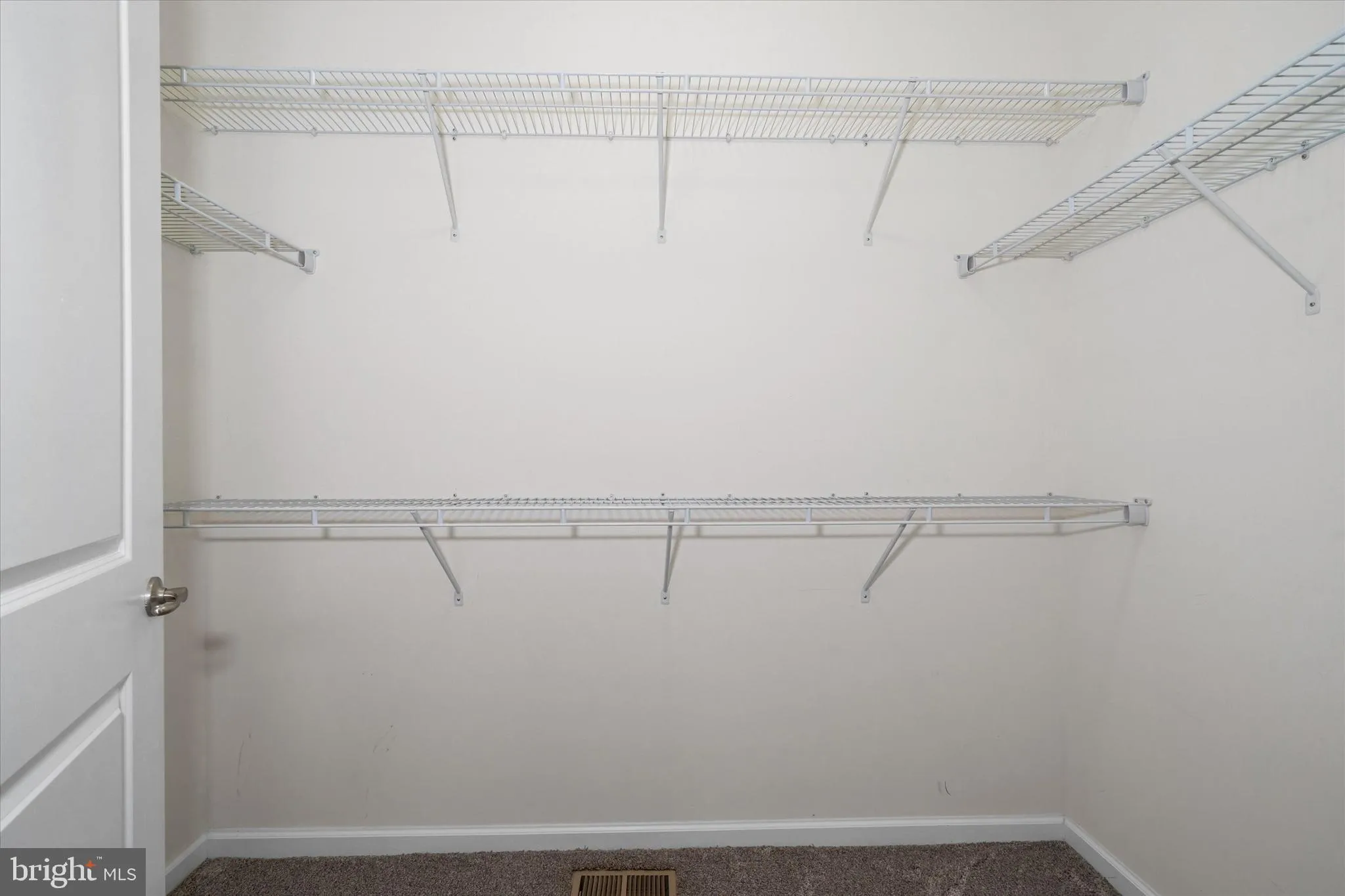 Newark, Delaware 19702, United States, 4 Bedrooms Bedrooms, ,4 BathroomsBathrooms,Residential,Active,140815