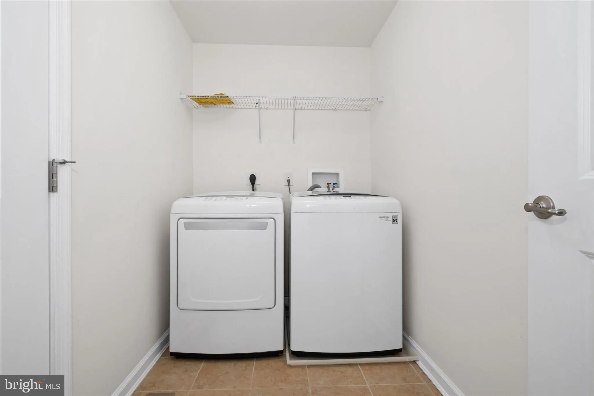 Newark, Delaware 19702, United States, 4 Bedrooms Bedrooms, ,4 BathroomsBathrooms,Residential,Active,140815