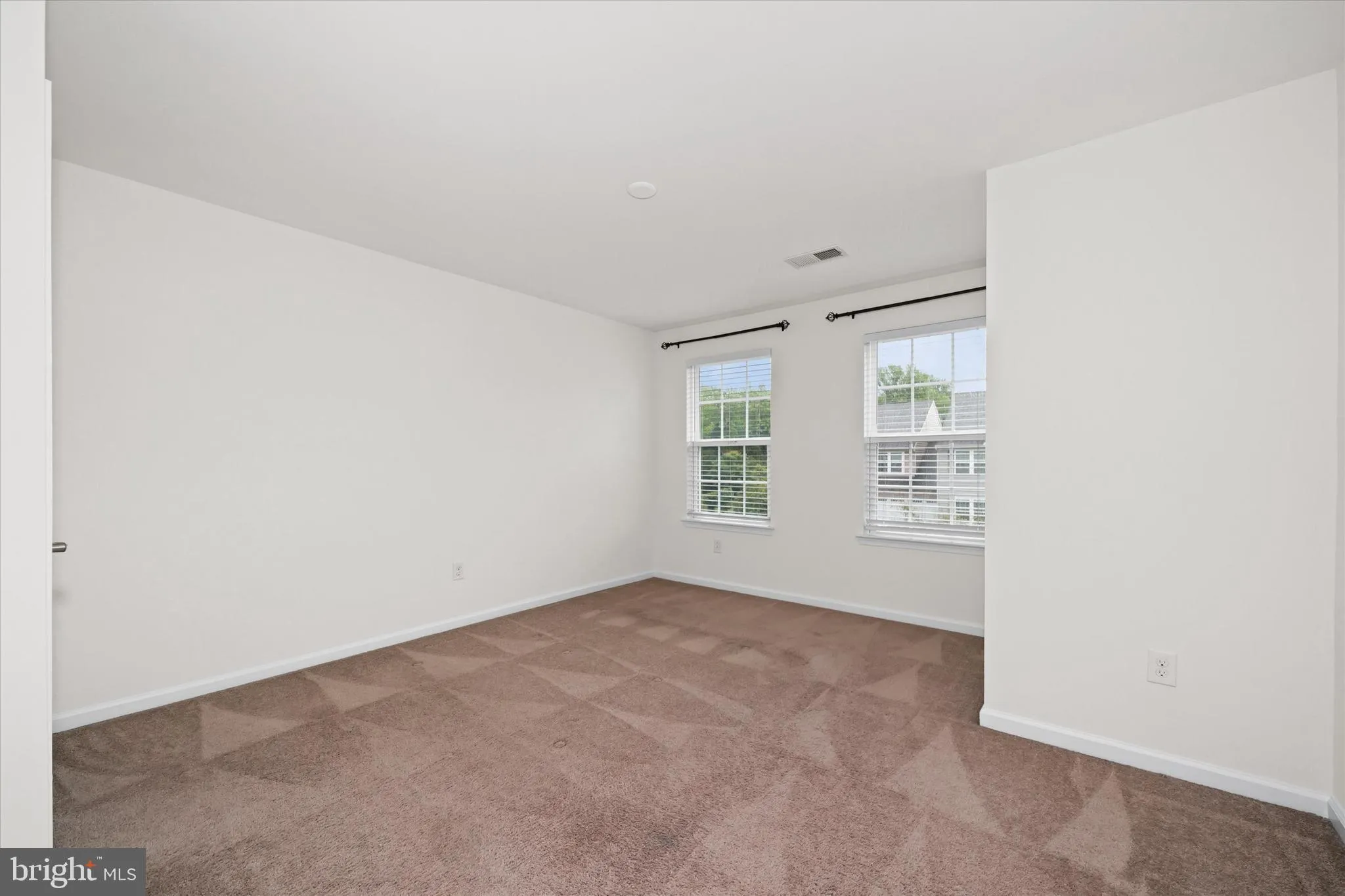 Newark, Delaware 19702, United States, 4 Bedrooms Bedrooms, ,4 BathroomsBathrooms,Residential,Active,140815