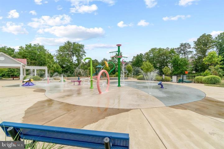 BRADLEY SQUARE - Residential