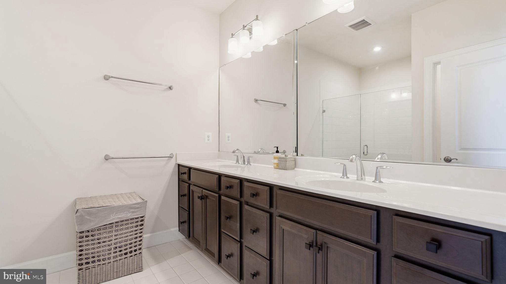 BRADLEY SQUARE - Residential