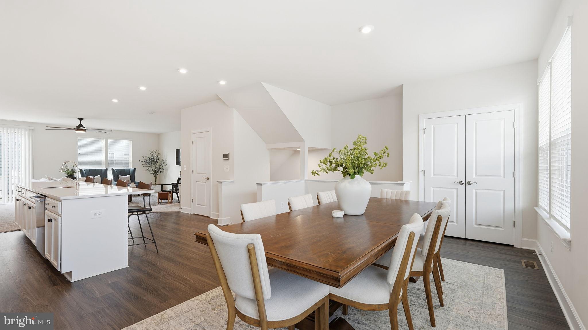 BRADLEY SQUARE - Residential