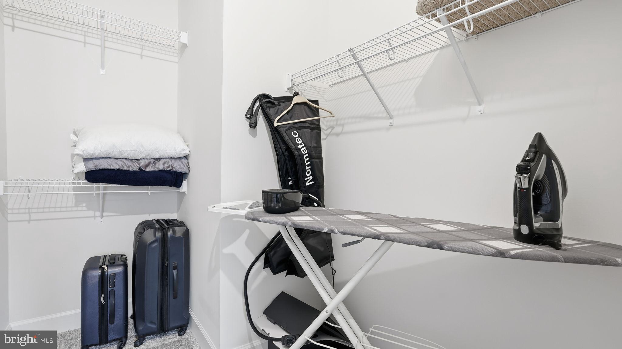 BRADLEY SQUARE - Residential