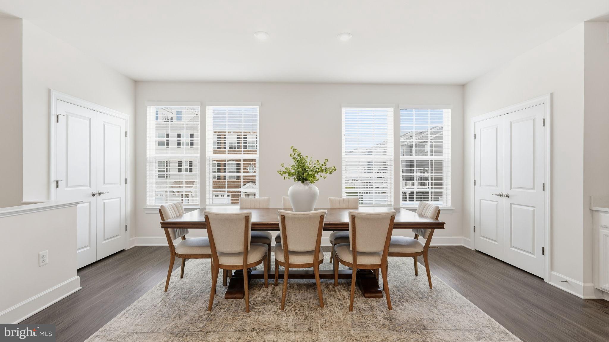 BRADLEY SQUARE - Residential