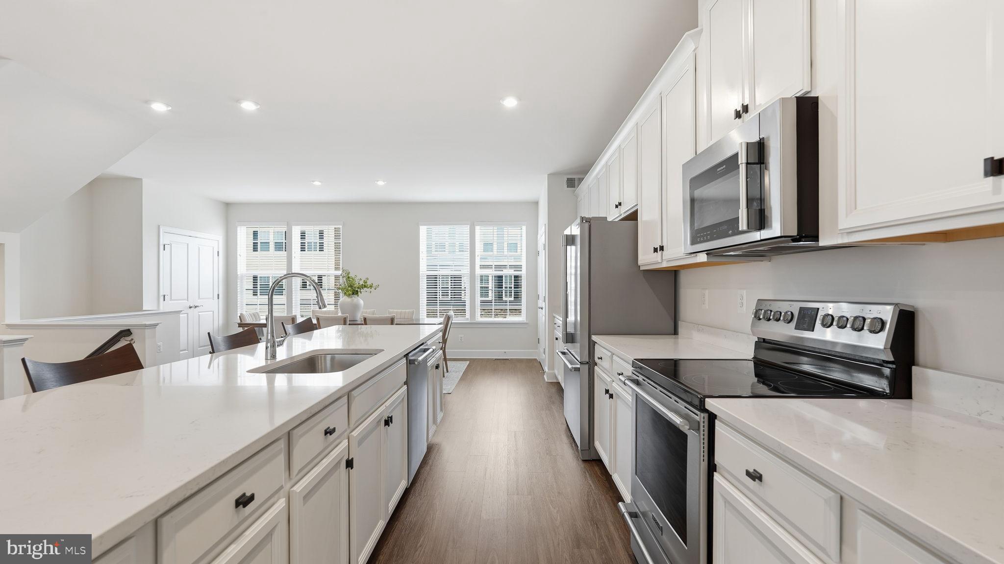 BRADLEY SQUARE - Residential