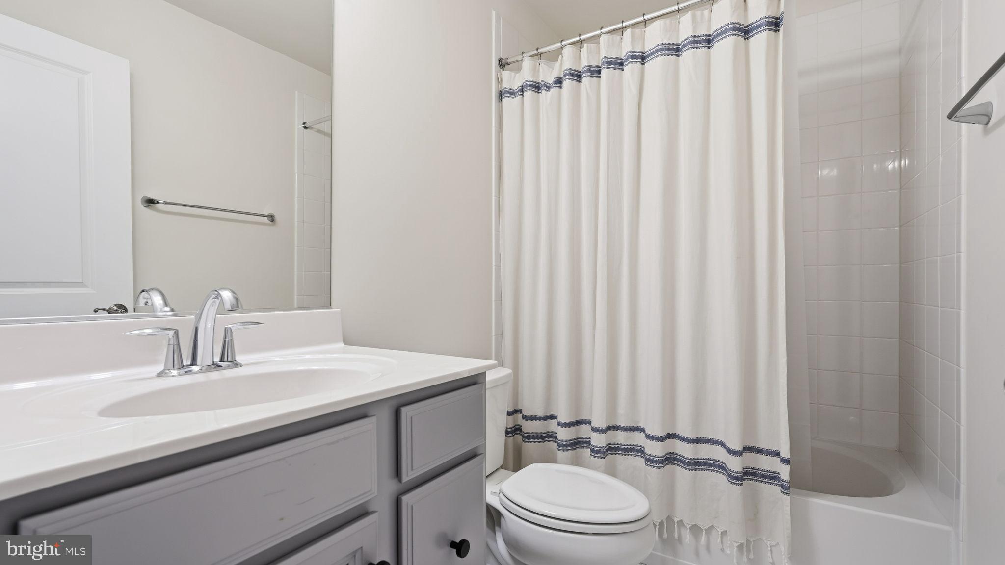 BRADLEY SQUARE - Residential