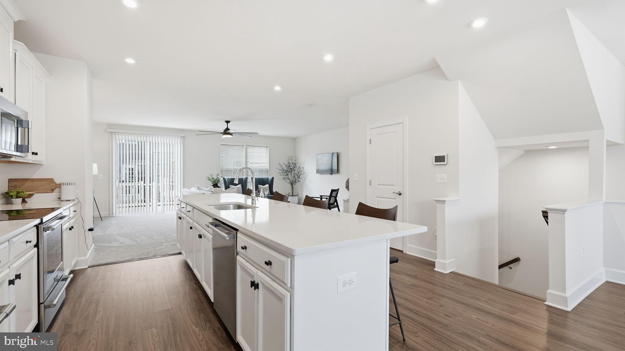 BRADLEY SQUARE - Residential