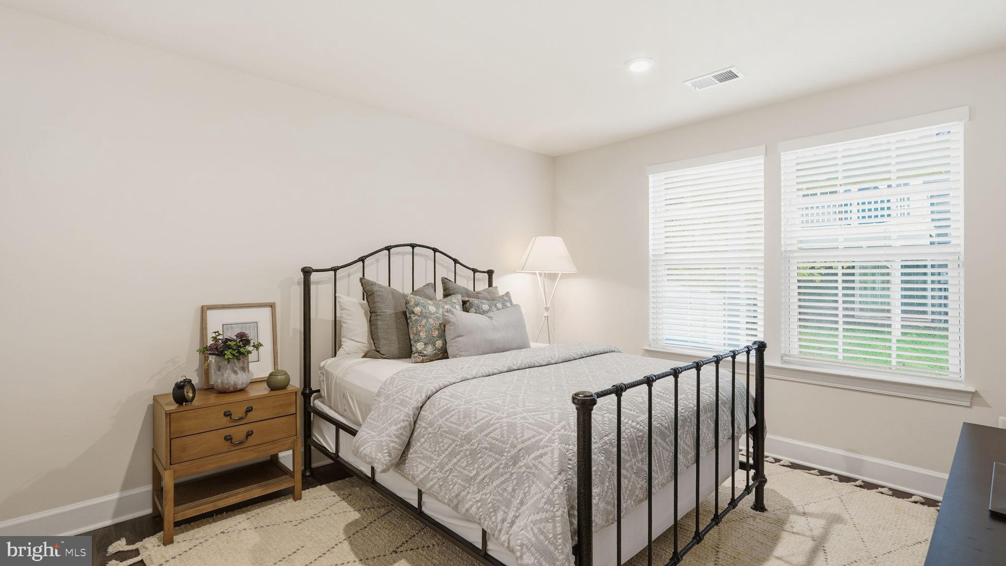 BRADLEY SQUARE - Residential