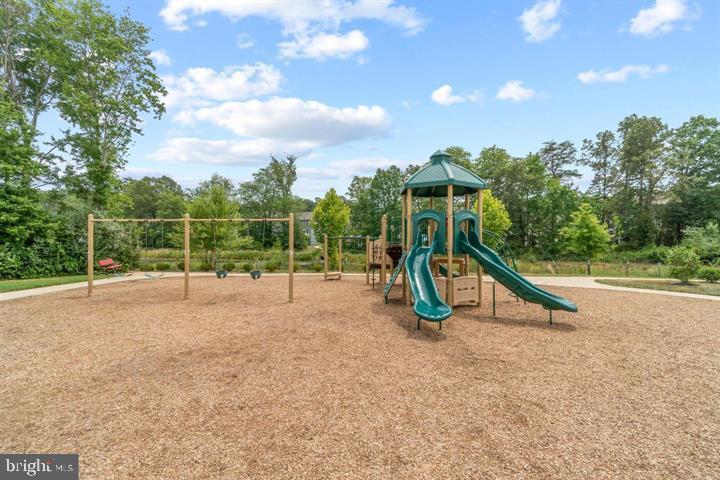 BRADLEY SQUARE - Residential