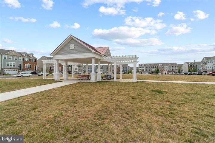 BRADLEY SQUARE - Residential