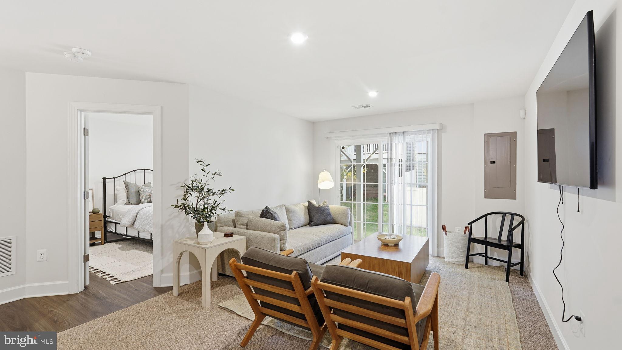 BRADLEY SQUARE - Residential