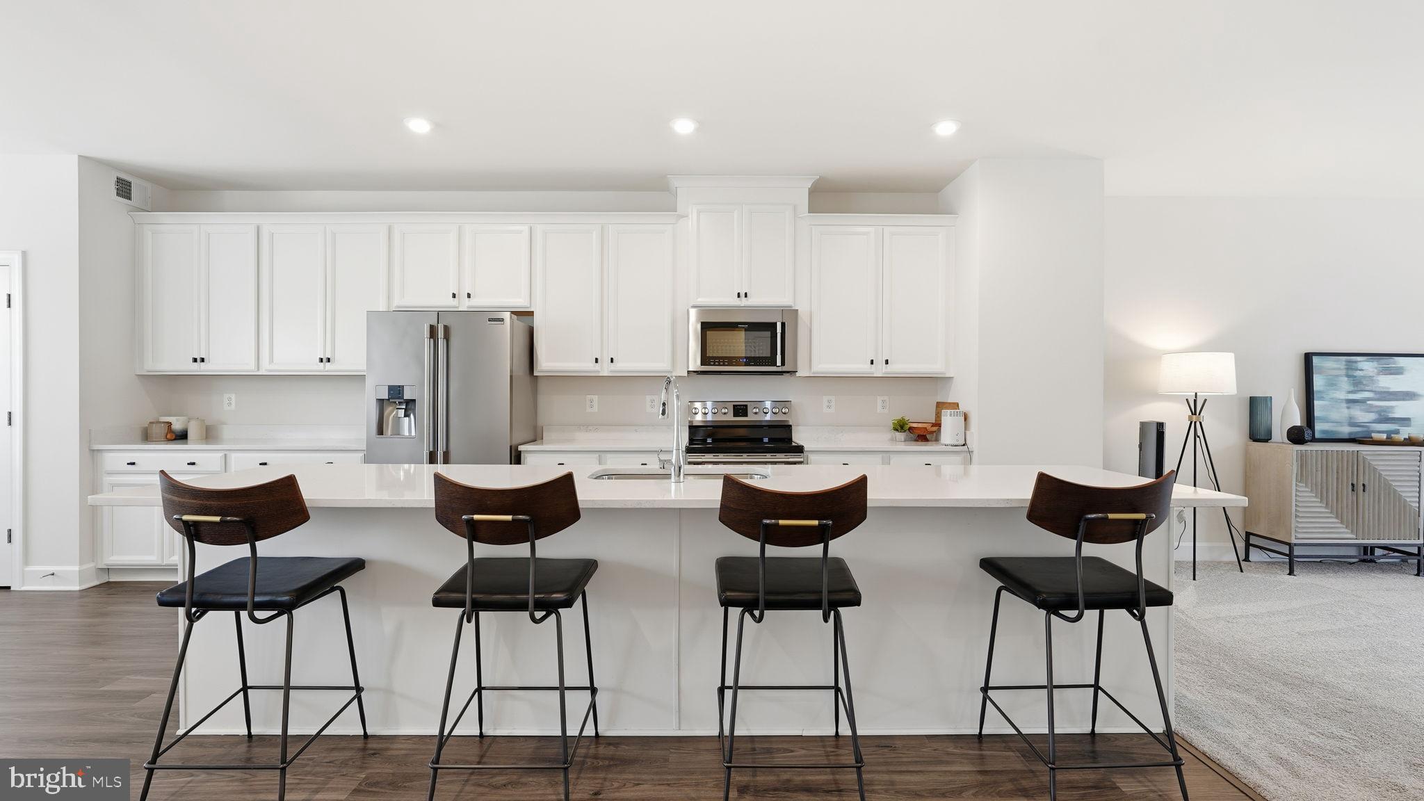 BRADLEY SQUARE - Residential