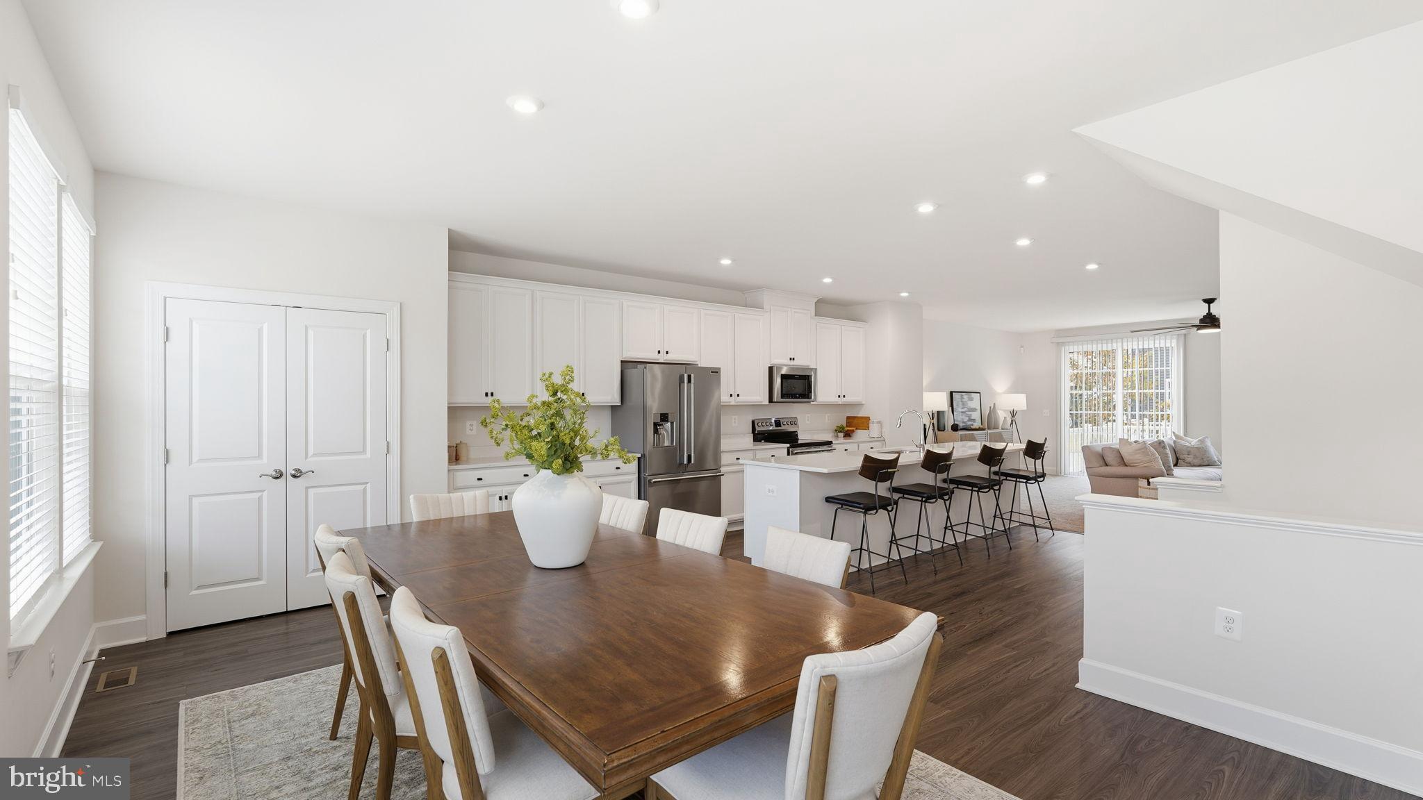 BRADLEY SQUARE - Residential