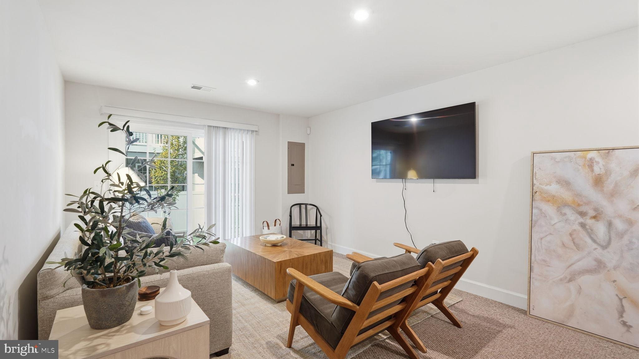 BRADLEY SQUARE - Residential