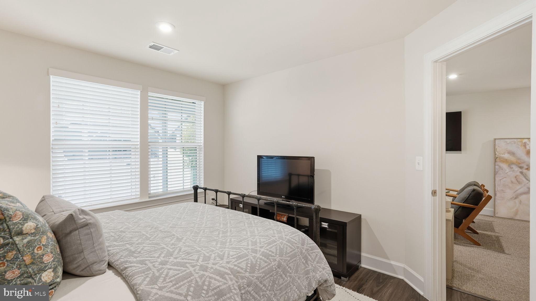 BRADLEY SQUARE - Residential