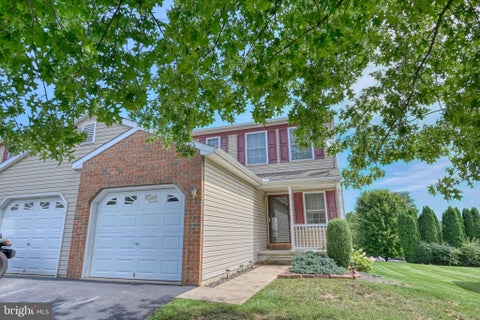 Townhouse For Sale - 9 Grasshopper Court<br/> MYERSTOWN, PA 17067