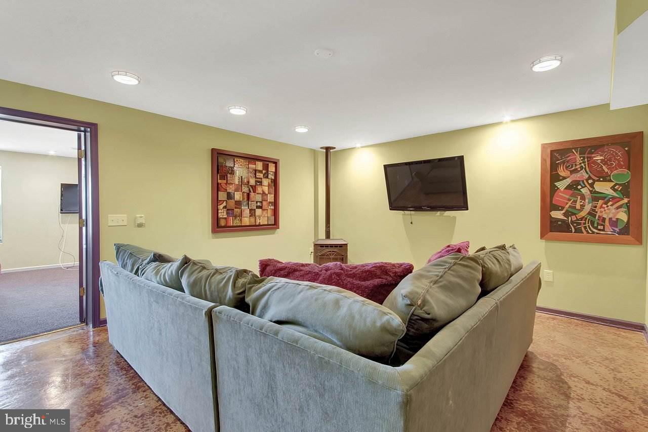 LOGANS RESERVE - Residential
