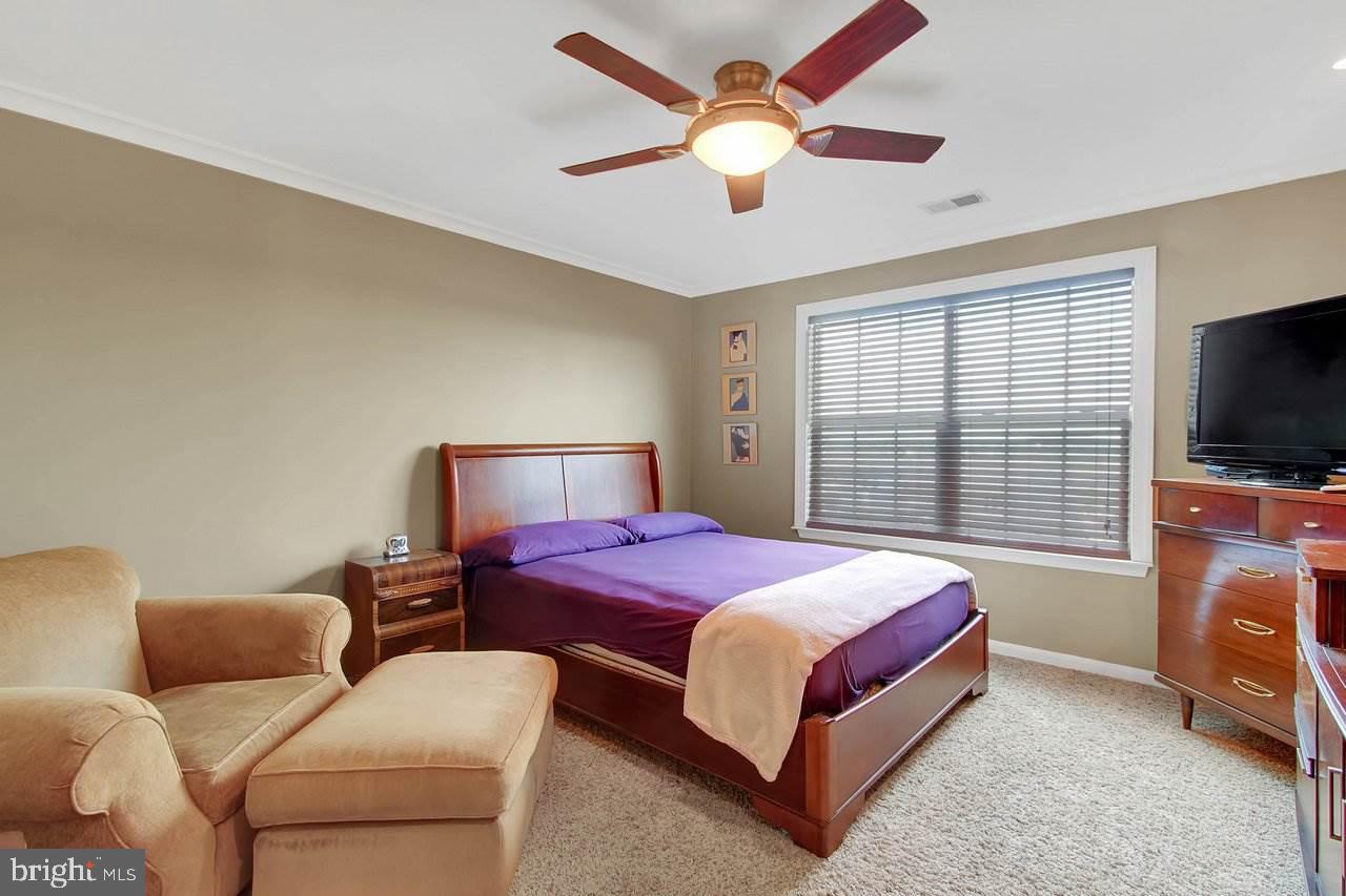 LOGANS RESERVE - Residential