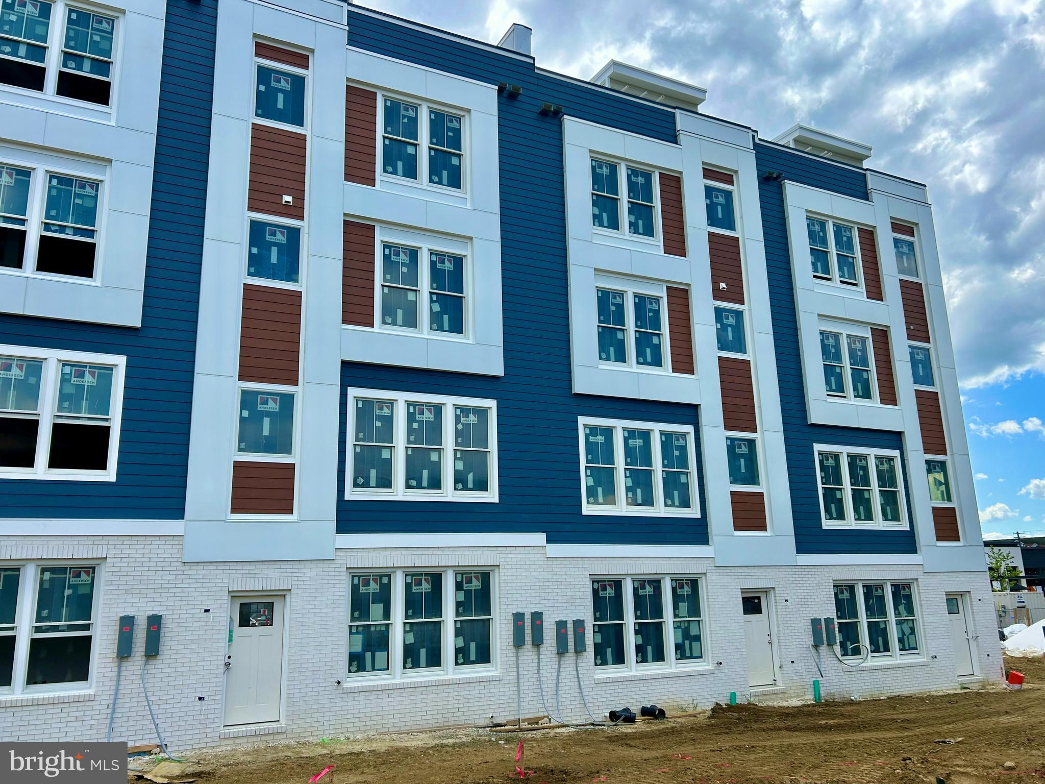 TOWNE ROW - Residential