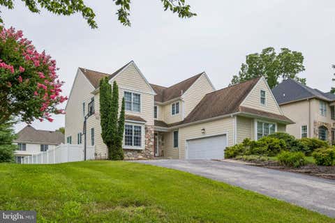 Homes For Sale - 305 Langford Road<br/> Delaware County, BROOMALL, PA 19008