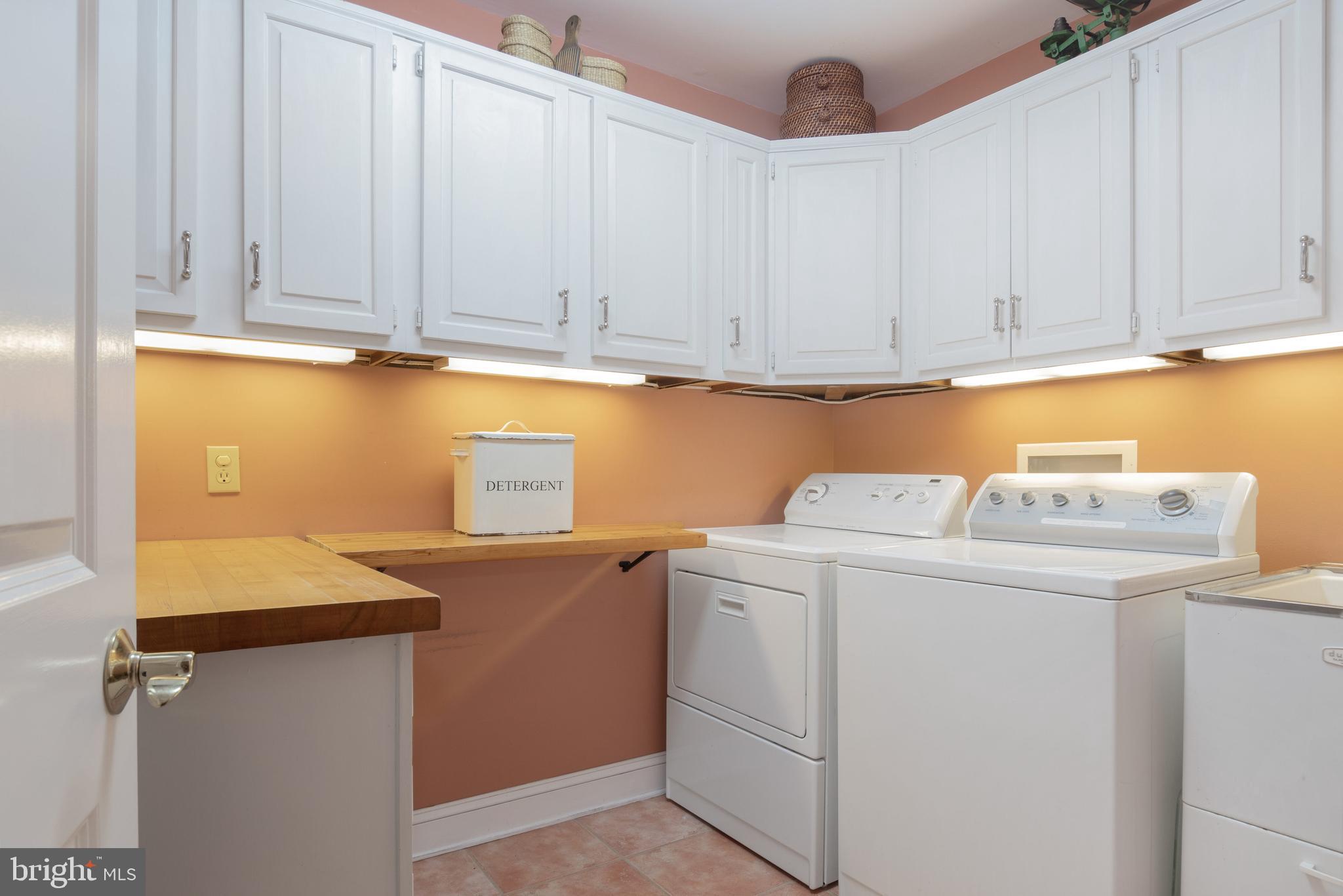 ROYAL ACRES - Residential