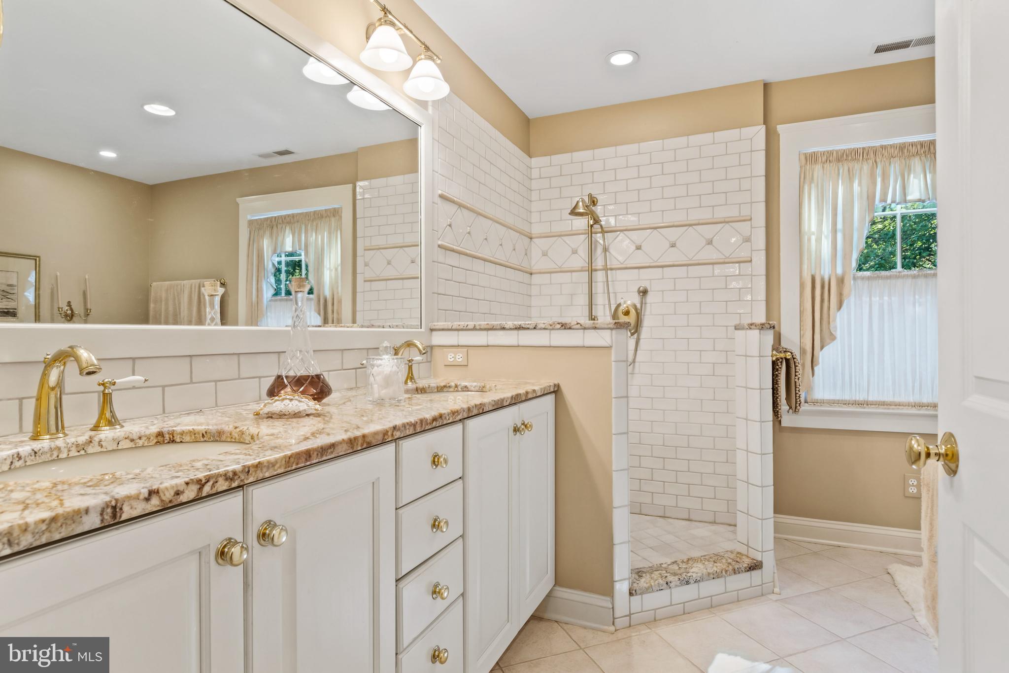 ROYAL ACRES - Residential