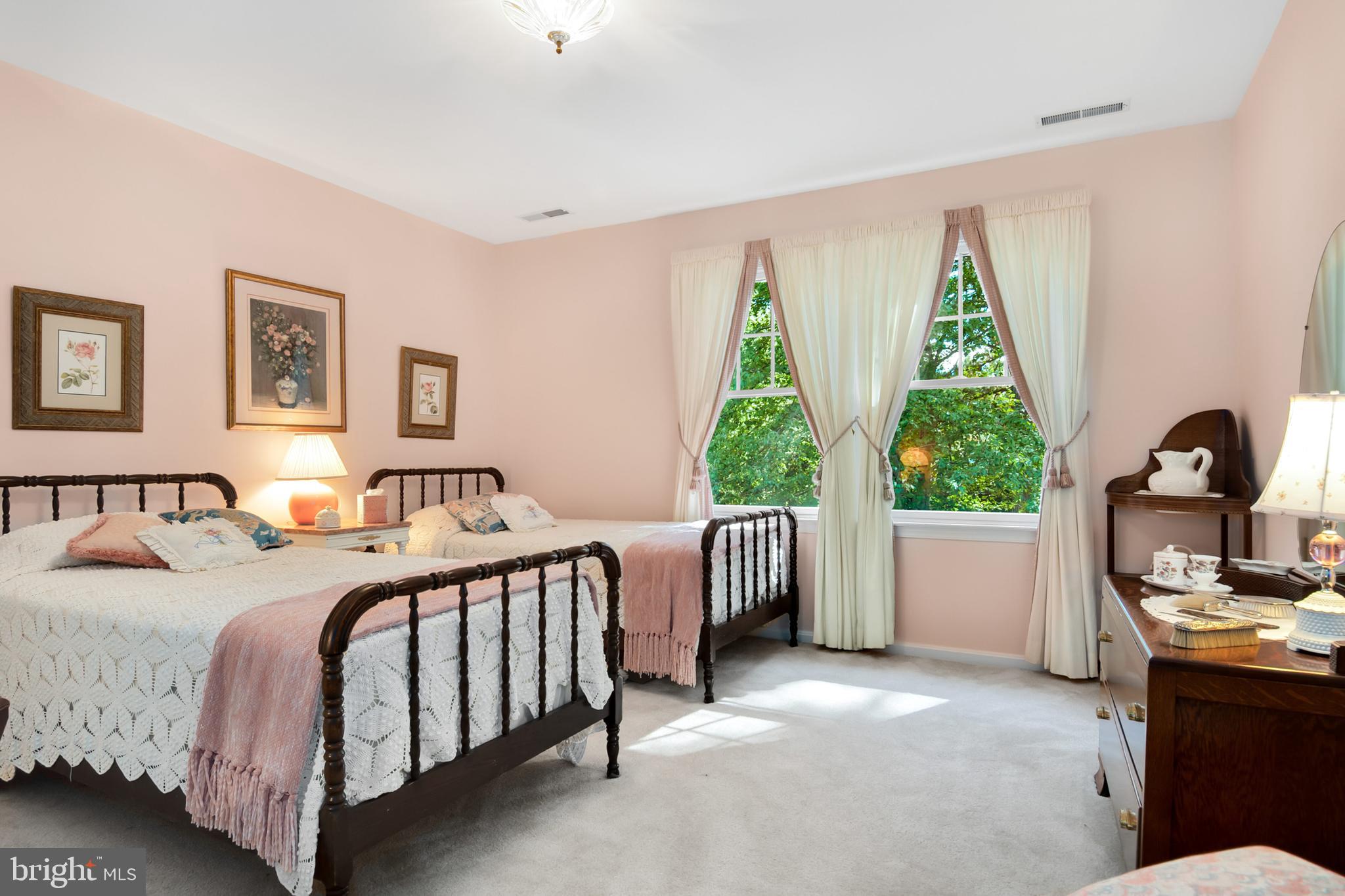 ROYAL ACRES - Residential