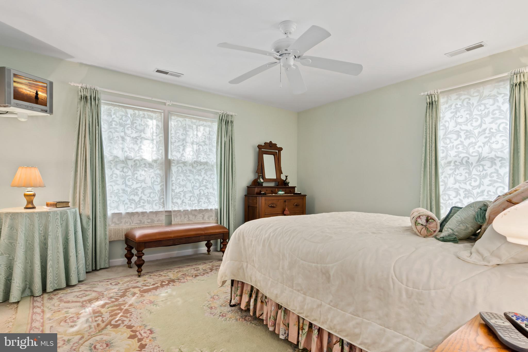 ROYAL ACRES - Residential