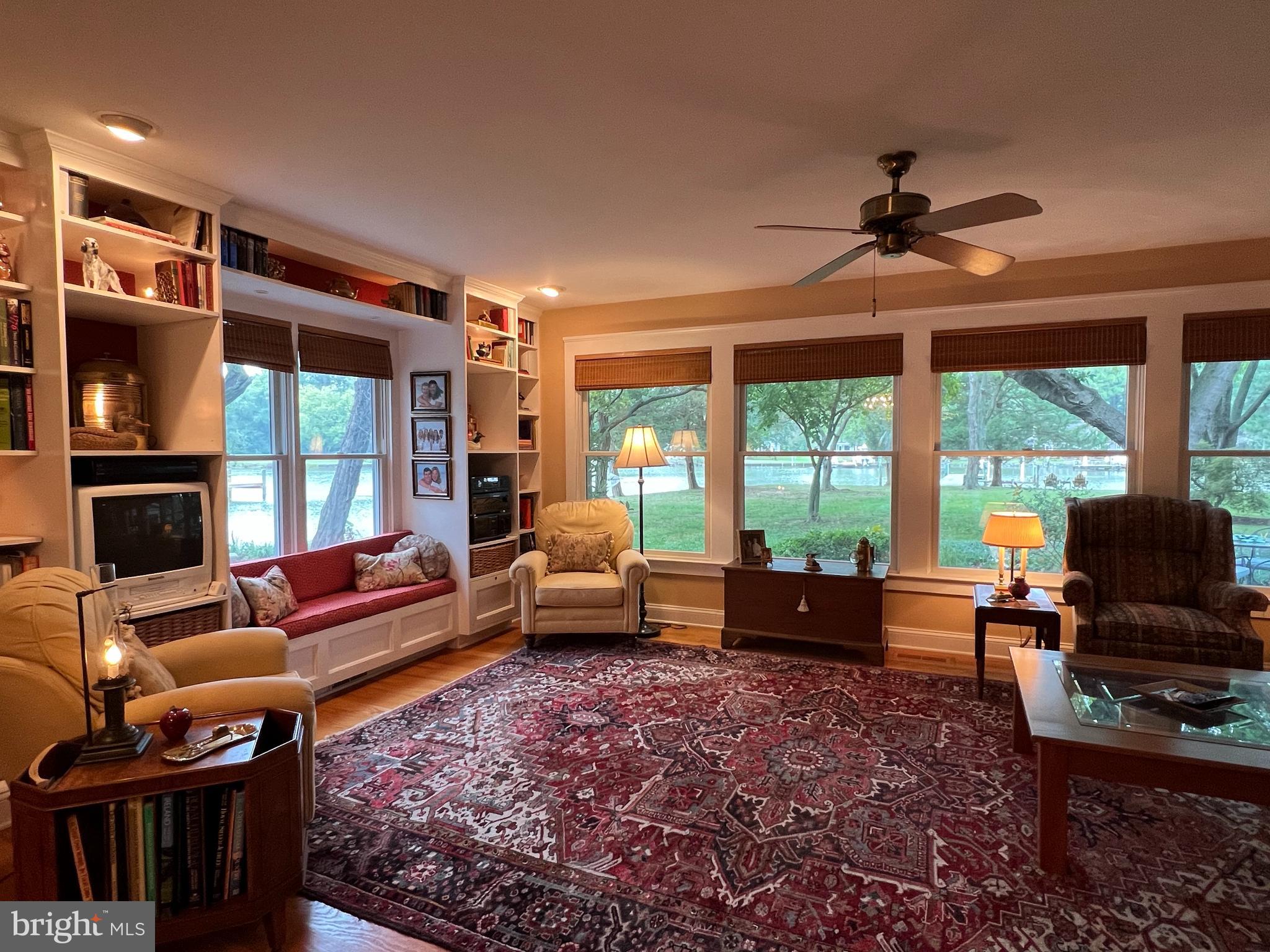 ROYAL ACRES - Residential