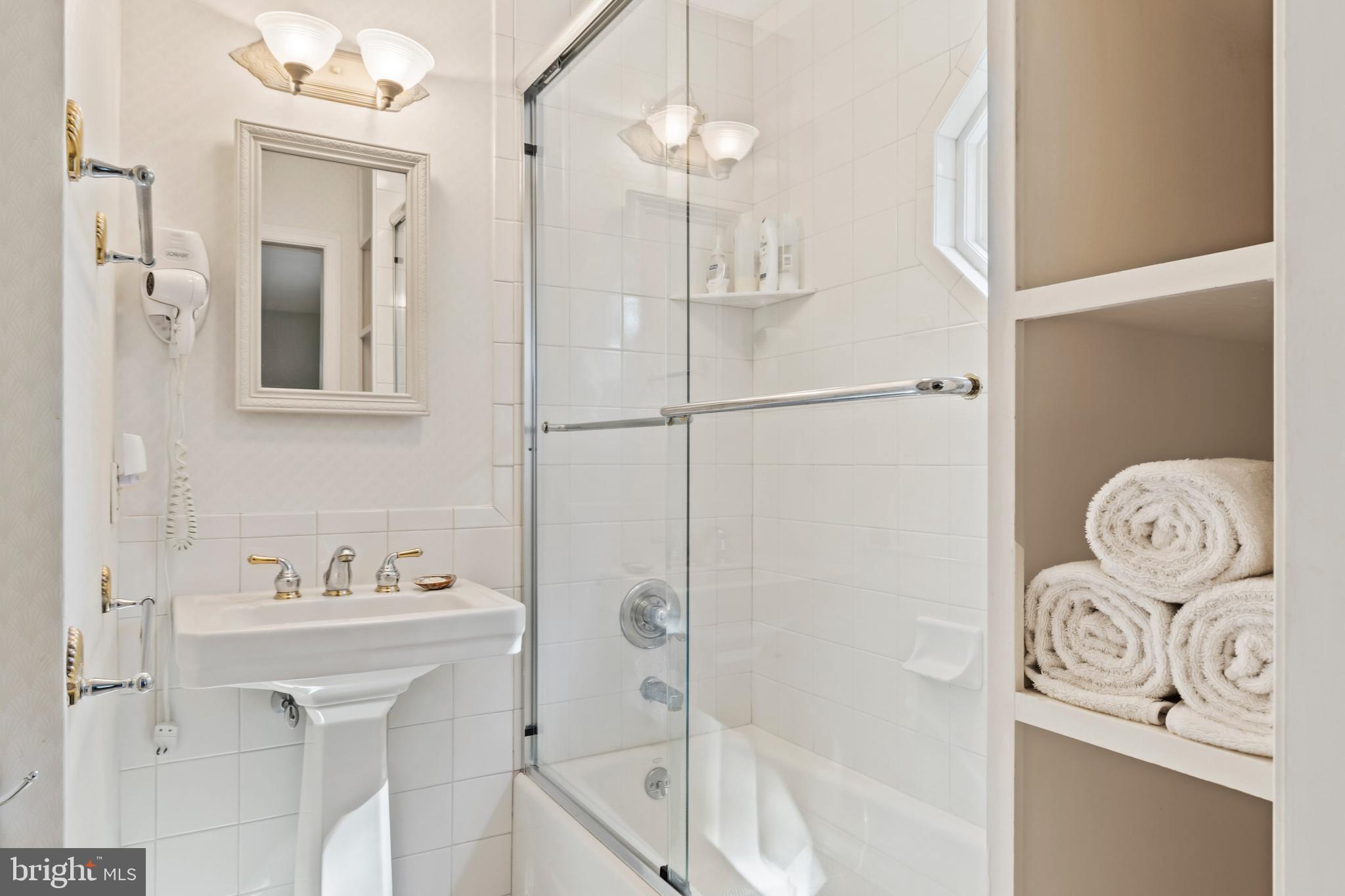 ROYAL ACRES - Residential