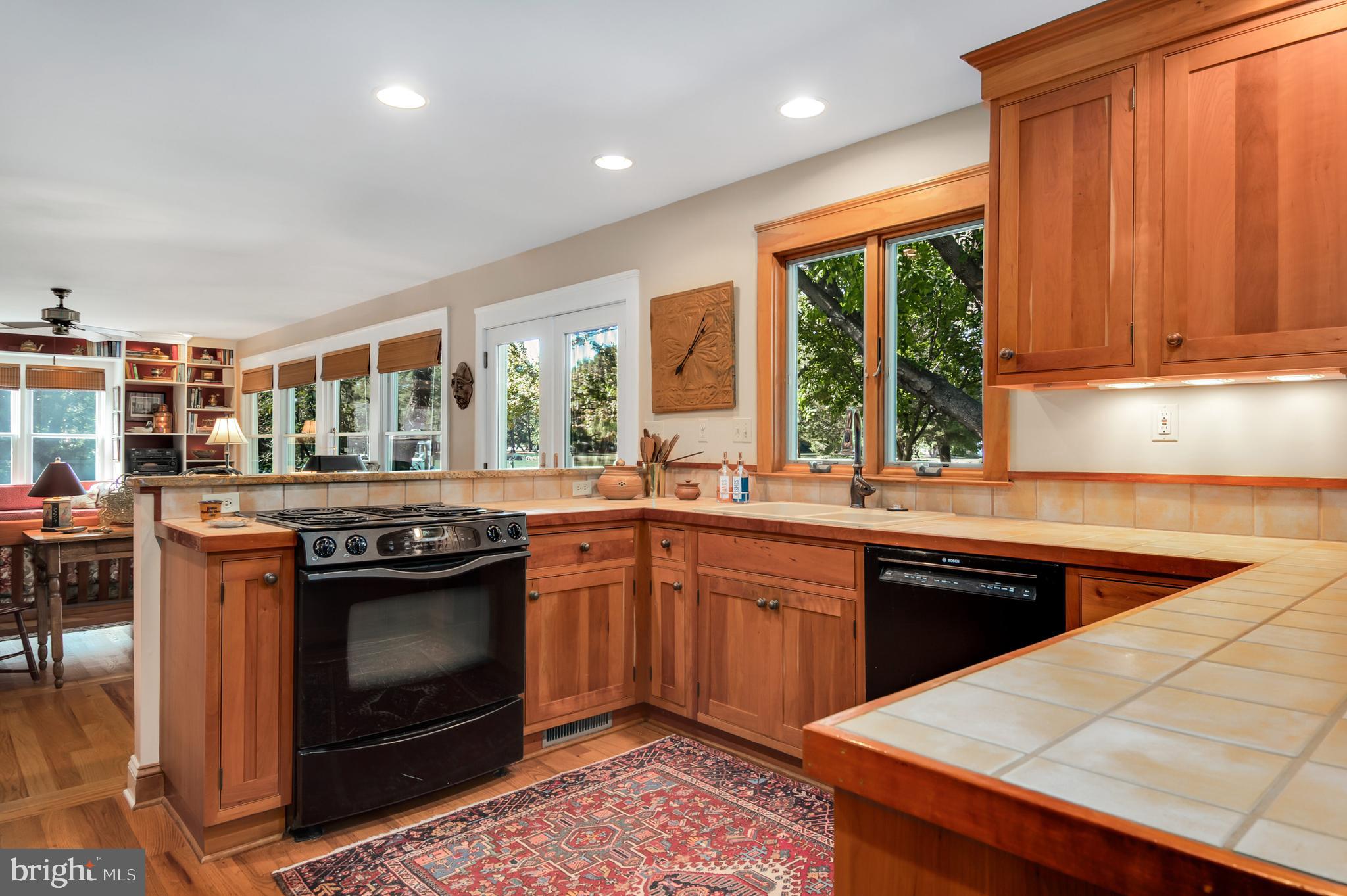 ROYAL ACRES - Residential