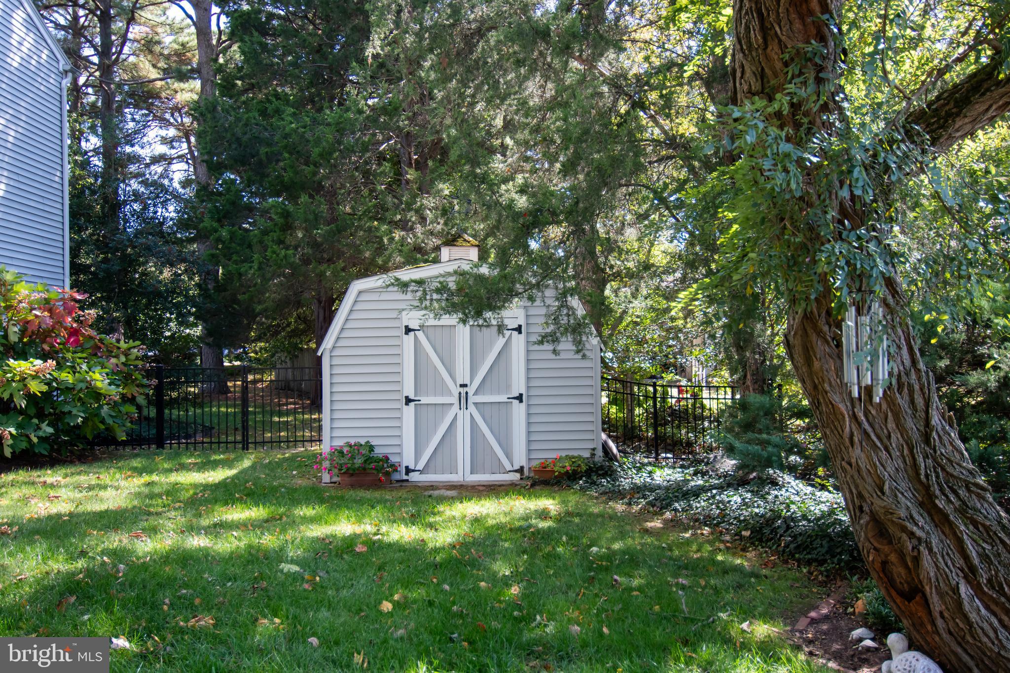 ROYAL ACRES - Residential