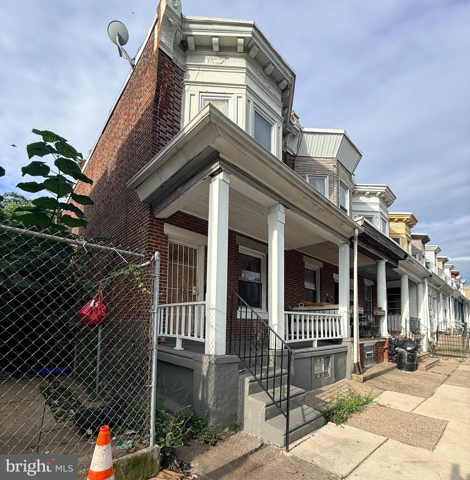 708 W ANNSBURY STREET