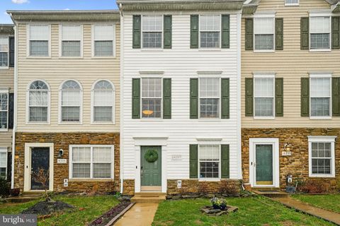 Photo of 14397 Madrigal Drive, WOODBRIDGE, VA 22193 (MLS # VAPW2111886)