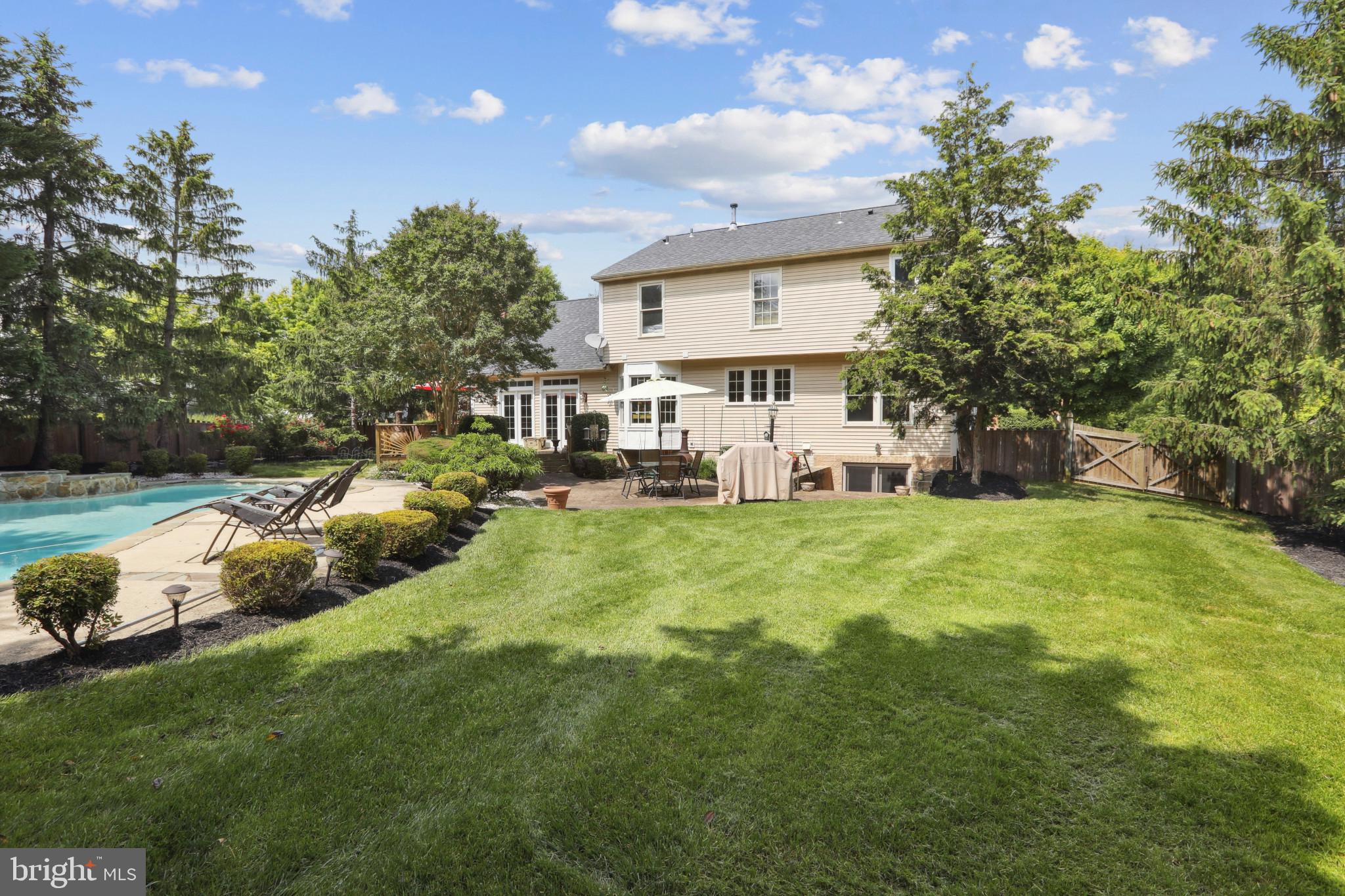 MONTGOMERY MEADOWS - Residential