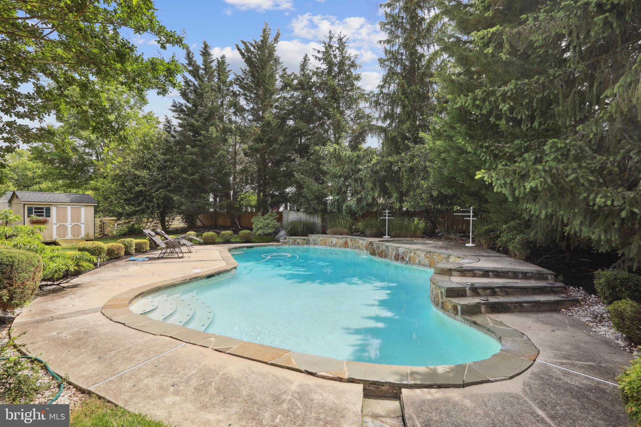 MONTGOMERY MEADOWS - Residential