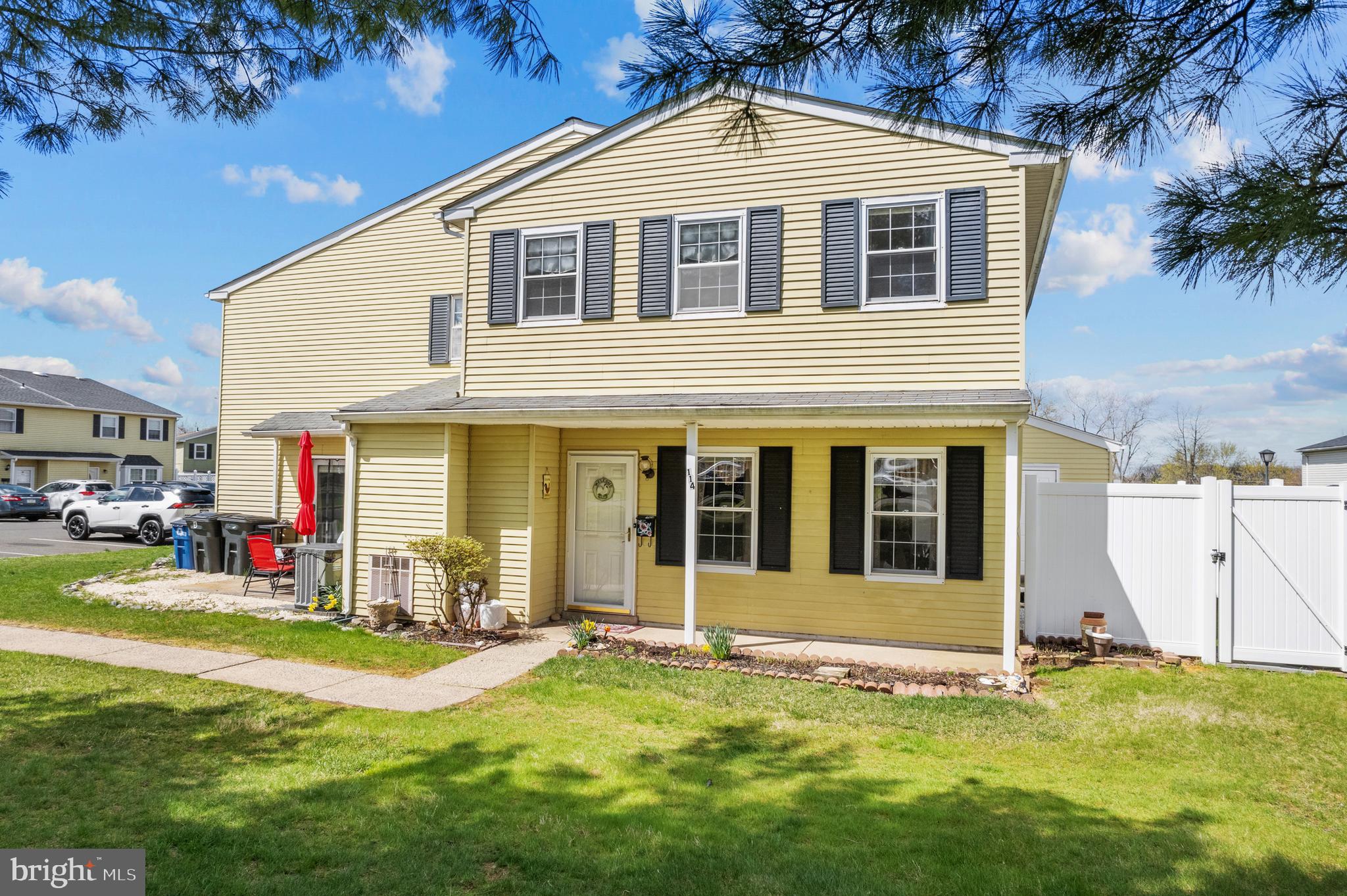 GREEN MEADOWS - Residential